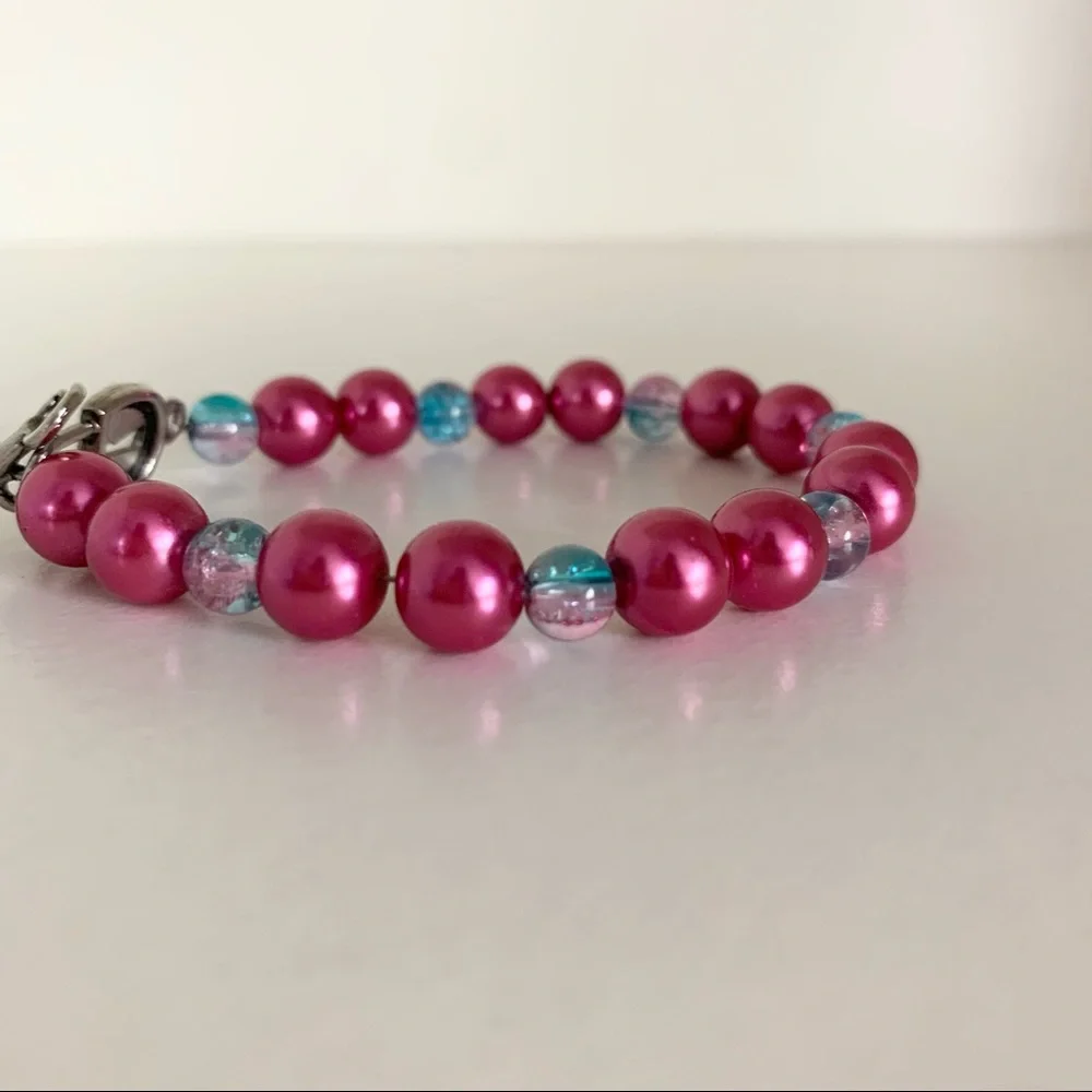 Hold Y2K pink bead bracelet